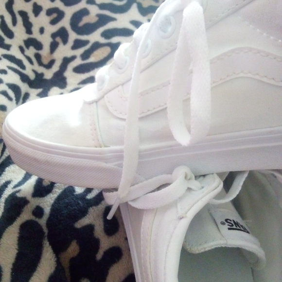 Vans Classic White Lace-Up Sneakers - Picture 8 of 12